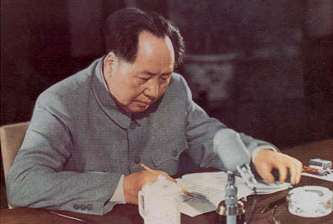 毛泽东对中国人民的贡献有多大，邓小平在接受记者采访时给出答案