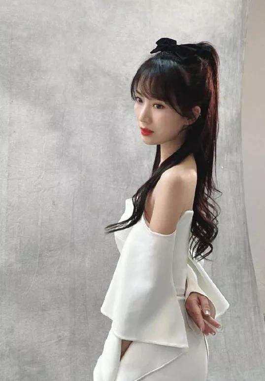 "阔太"李念惊艳美图