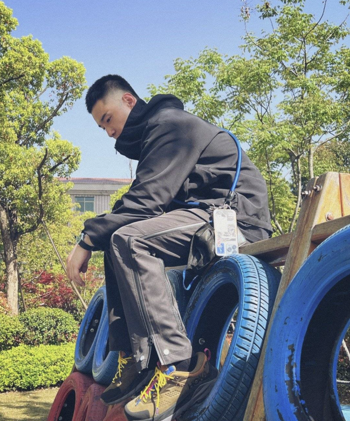 20岁成为饶雪漫书模，因陈晓报考中戏，30岁终于凭《传家》火了