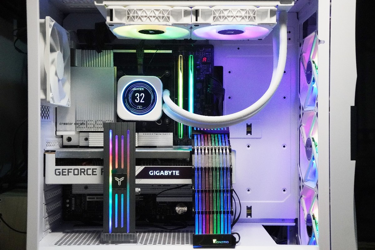 软件+7款游戏实测，4月入手的技嘉雪鹰 RTX 3070 VISION OC装机点评