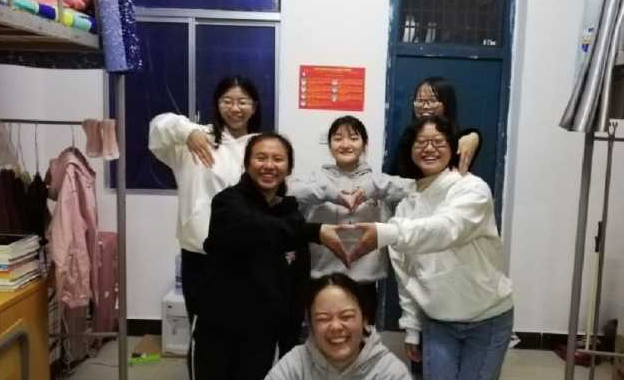 大学宿舍4人间如何选“床位”？过来人给出建议，选对床位很重要