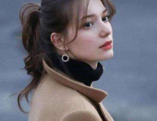 浙大校花酷似“奥黛丽赫本”，高颜值引发热议，是心动的感觉