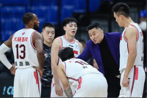 cctv為什么復(fù)播nba（苦等817天，央視新年復(fù)播NBA！雙方各自讓步？總裁肖華努力成真了）