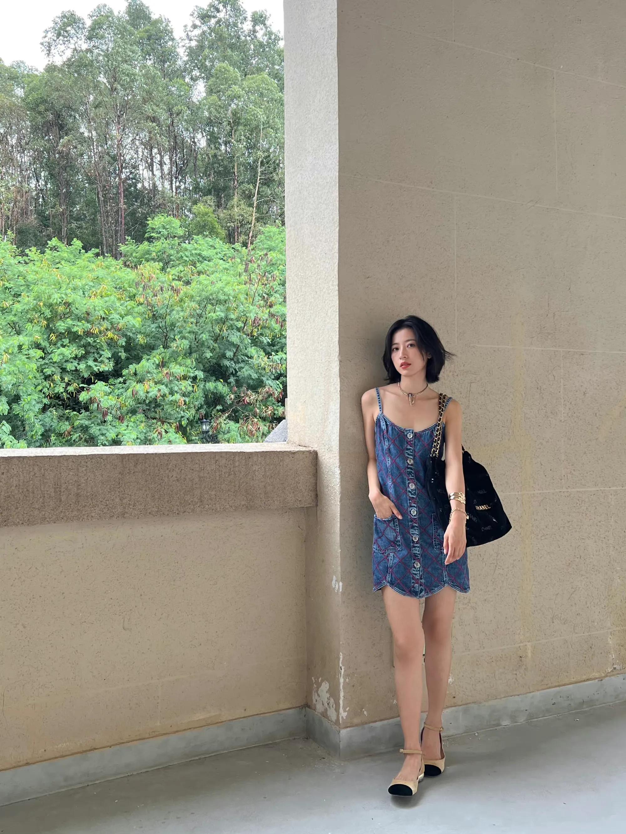 周雨彤牛仔吊带裙