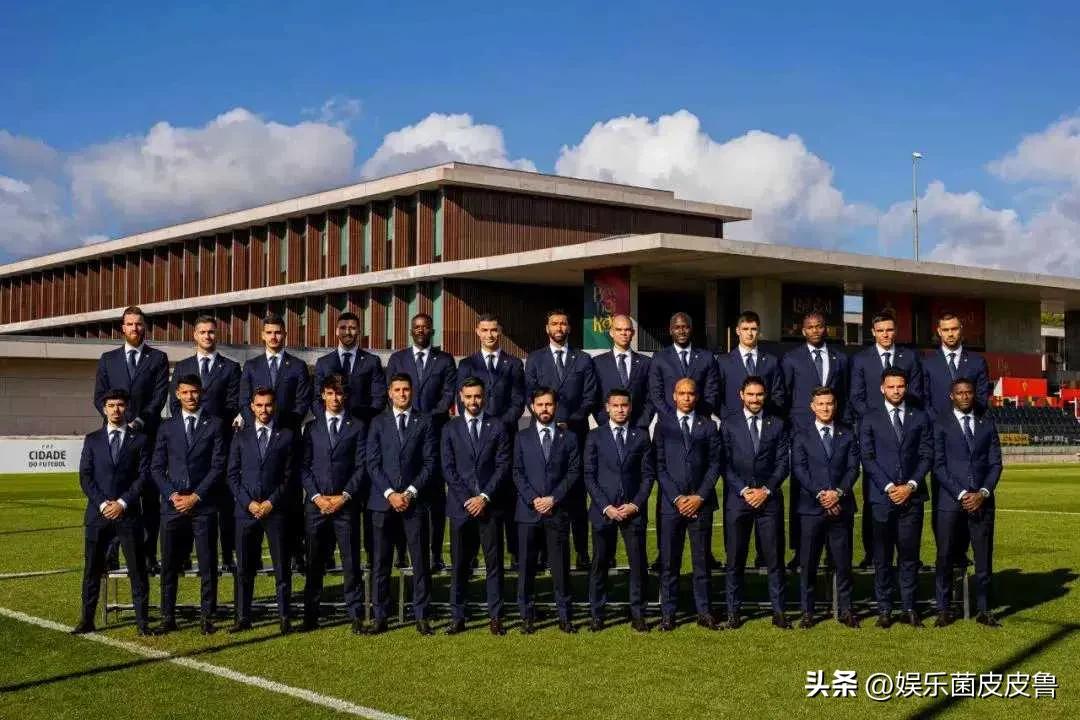 2018世界杯英格兰足球衣（世界杯各国都穿了什么？C罗内马尔帅到起飞，英格兰队西装只有600）