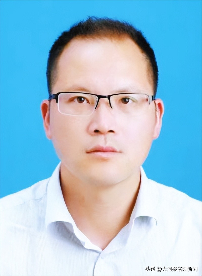 洛陽市孟津區(qū)第一中學(xué)的耕耘者(圖5) 洛陽市孟津區(qū)第一中學(xué)的耕耘者(圖5)