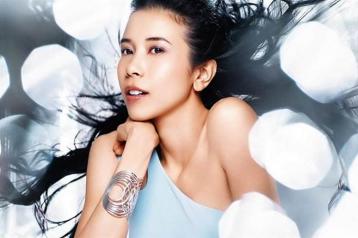 莫文蔚:头发1000w,腿3000w