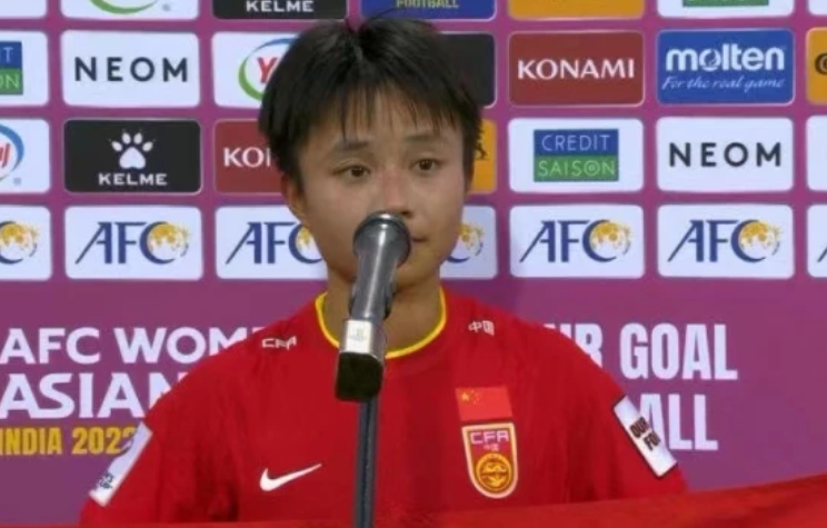 王霜想提前回国备战世界杯(官宣！中国女足2022年第一位留洋球员诞生，23岁国青队长登陆欧洲)