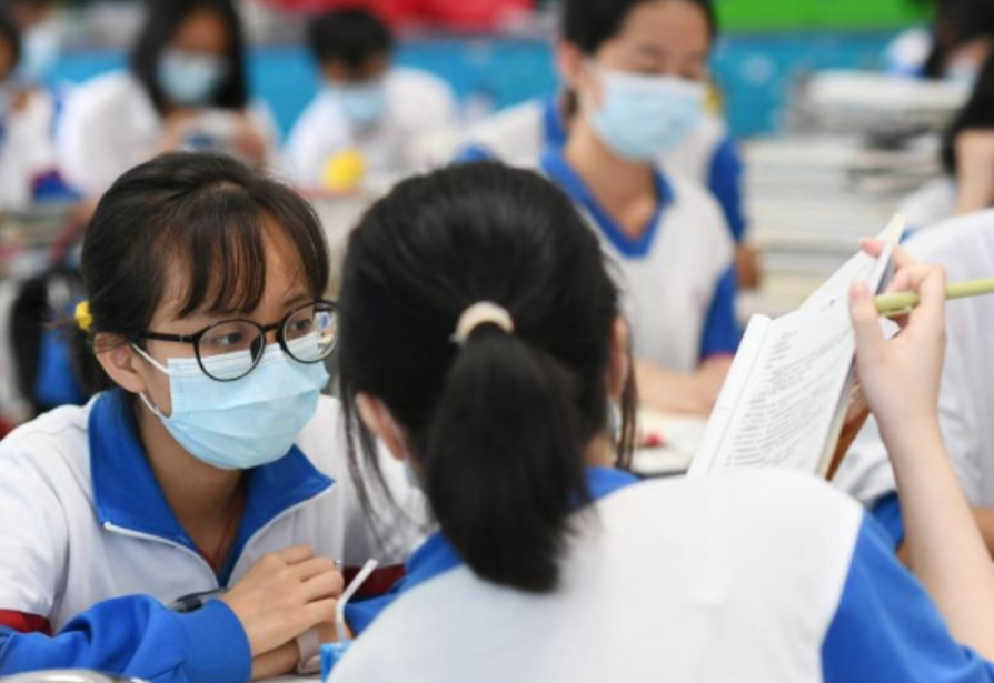 高考成绩和模拟考成绩相差多少？学姐说出答案，家长松了口气