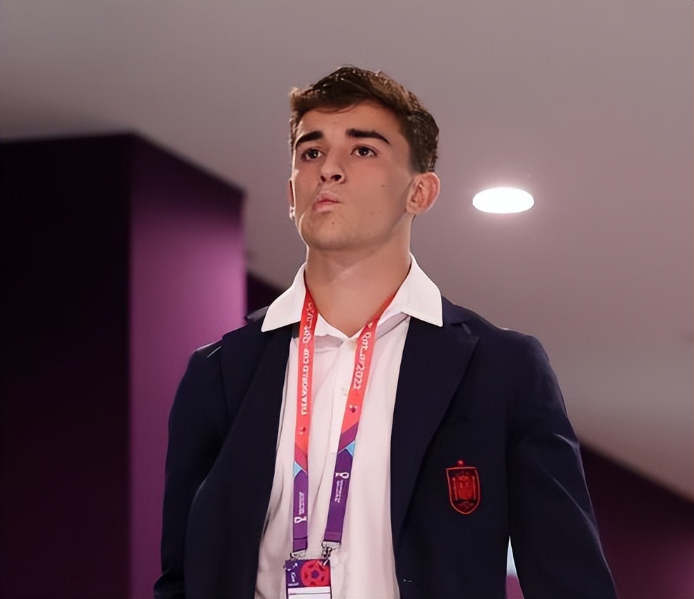 摩洛哥世界杯西装照（盘点世界杯各国球员帅照，哪支队伍的穿搭风格你更钟意？）