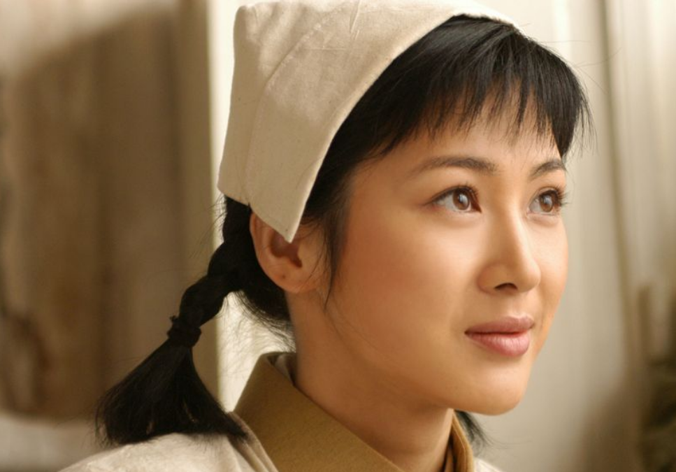 还记得亮剑中护士田雨吗?2012年嫁富豪,却受老公连累沦为老赖