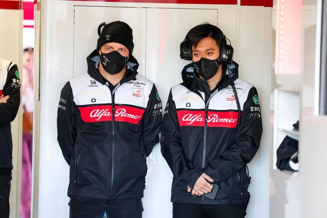 f1赛车和f2(全员集结！2022赛季F1车手阵容介绍)