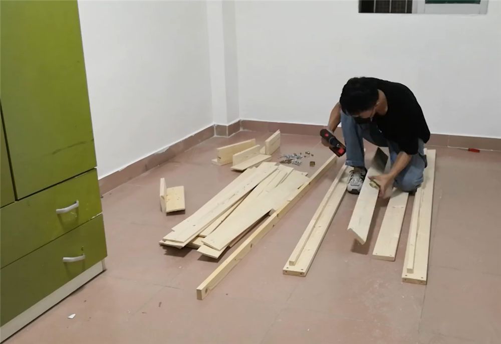 小伙住进14㎡“蜗牛房”，用千元爆改INS风，网友：不是一套房
