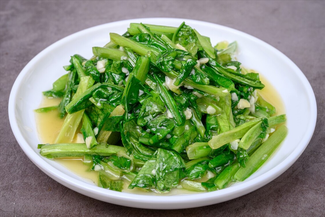 切记2时间2窍门(炒油麦菜,直接下锅是错的,多加2步,不出汤不发黑,脆嫩