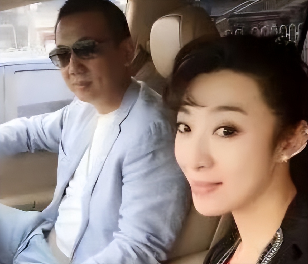 陈晓旭病逝15年了,曾发誓出家的丈夫郝彤,为何1年后就还俗再婚