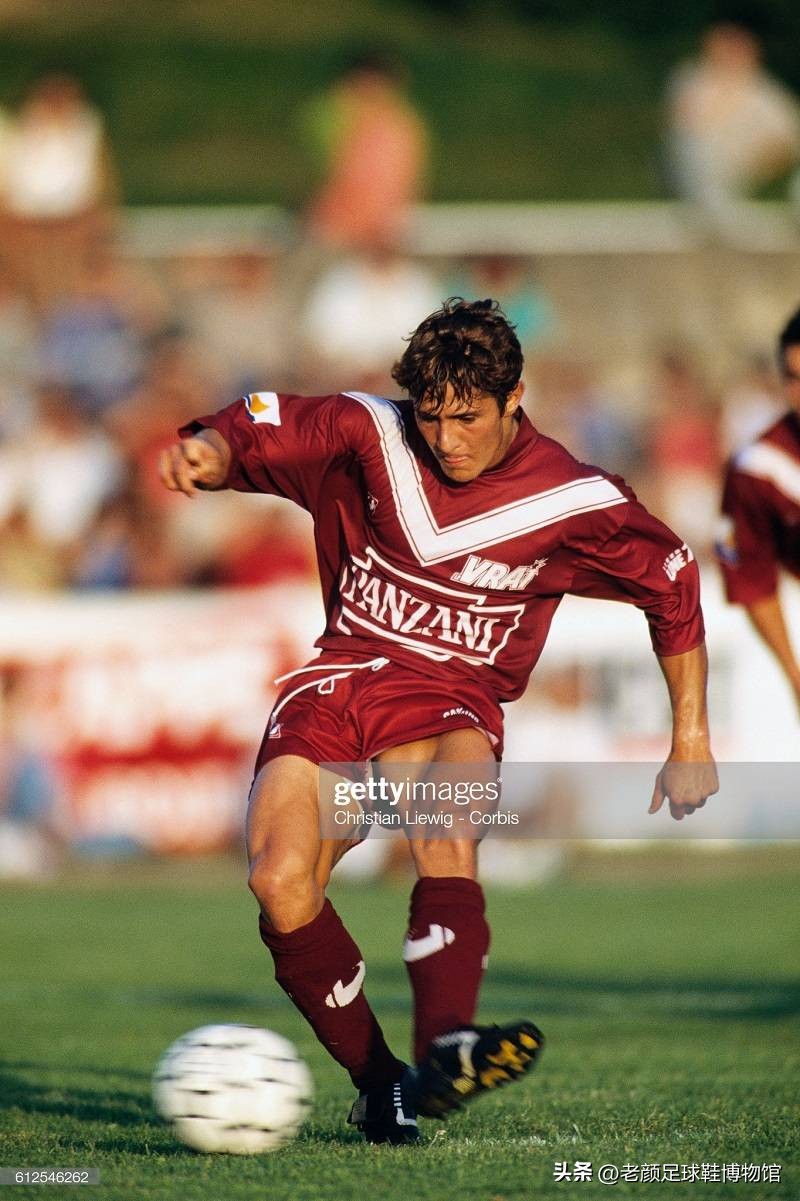 世界杯进球球鞋品牌（法国公鸡赞助过三届世界杯冠军，齐达内坎通纳曾使用球鞋已成传说）