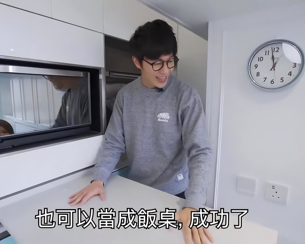 香港90后夫妻，230万买下12㎡纳米楼，全屋应有尽有，网友：服了