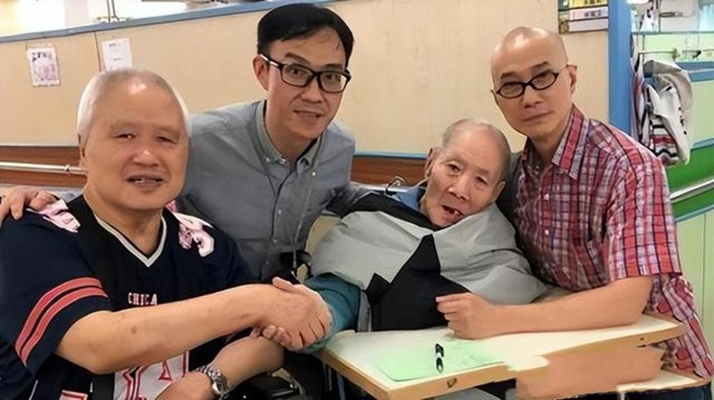 身后事靠朋友，靠救济金度日，这9位港星晚年生活，比你想的凄惨