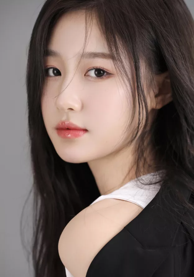 请欣赏40位明星独特灵秀的侧颜之美