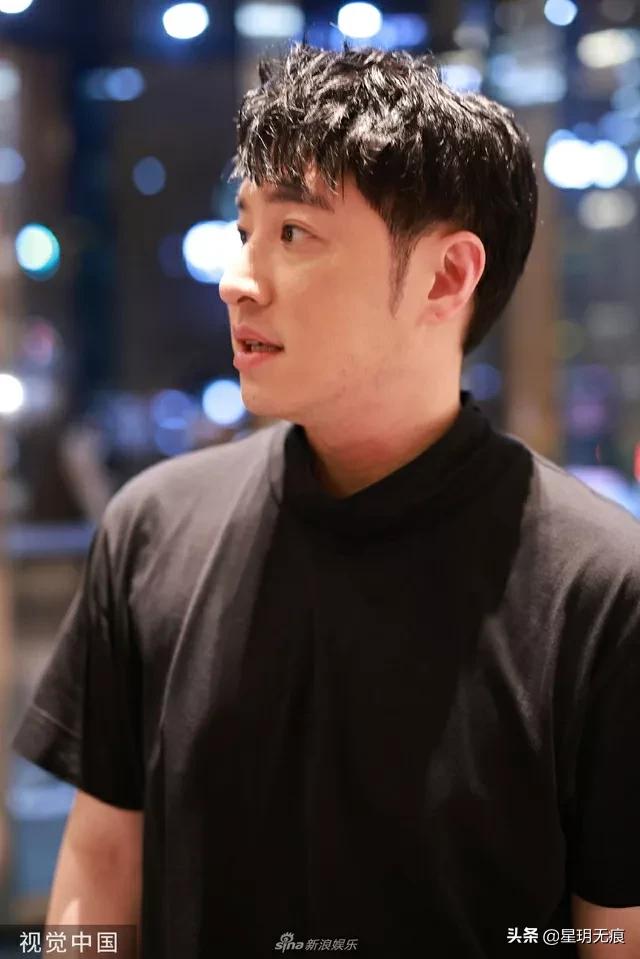 潘玮柏《披荆斩棘》下班路透 身穿黑色T恤状态佳