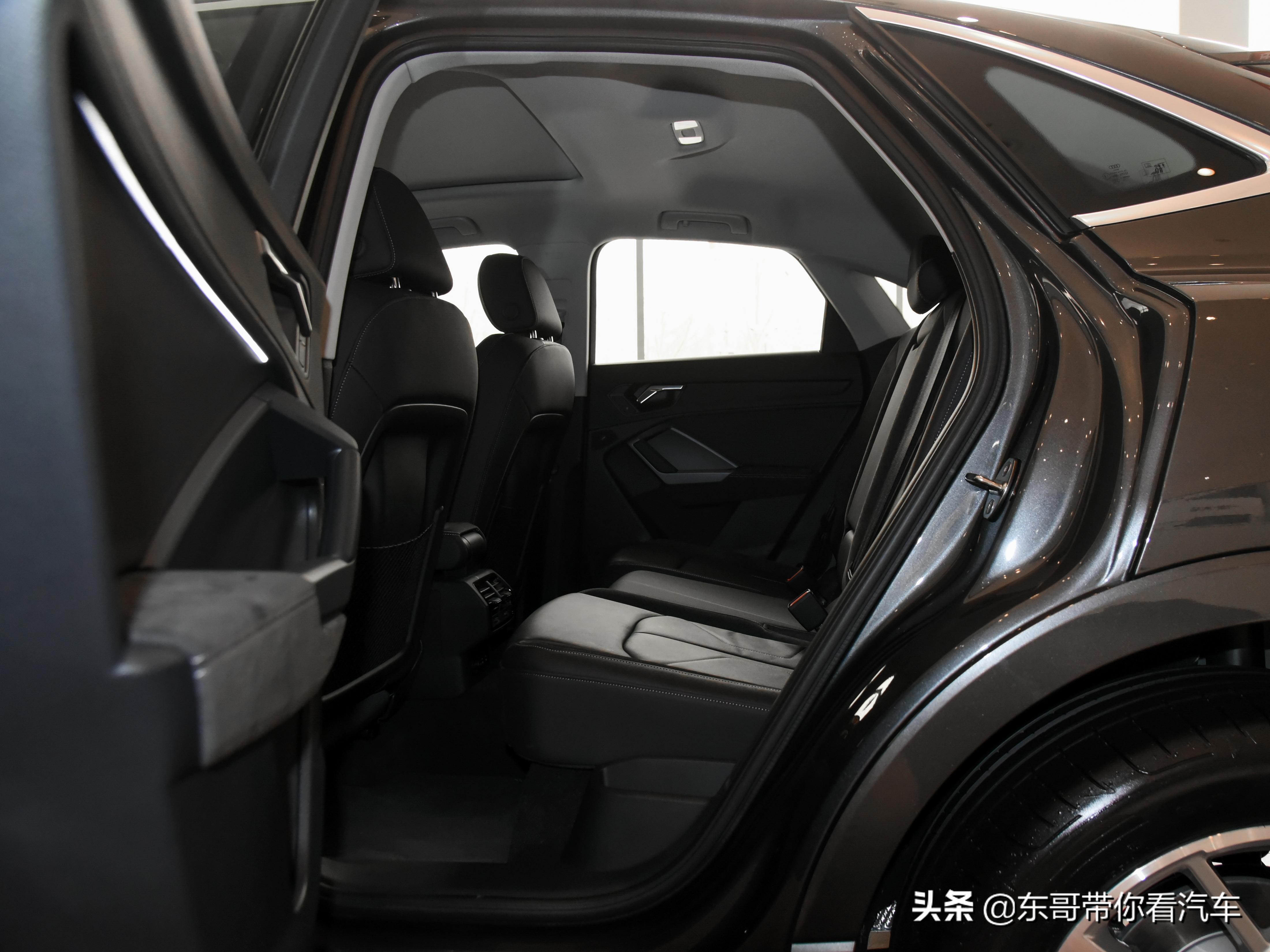 全液晶仪表，百公里油耗6.7L，带你看奥迪Q3 Sportback