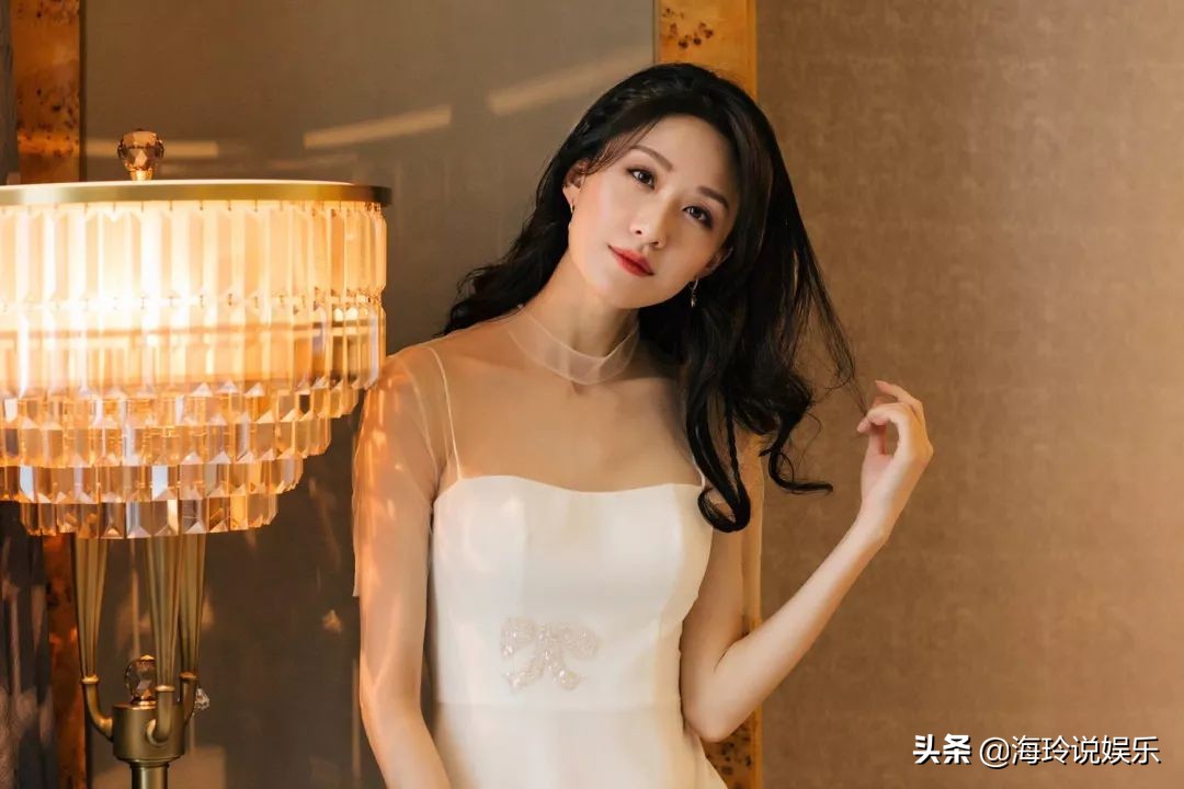 张雯，36岁至今单身的她，美得无可挑剔