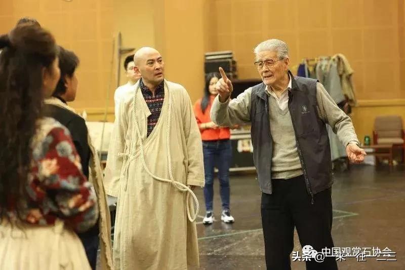 深切缅怀，沉痛悼念蓝天野先生