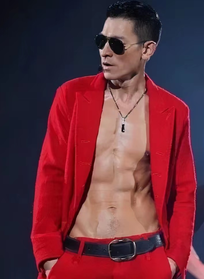 打戏无力、假吃、用十个替身，比起老戏骨，这些流量演员太拉跨了