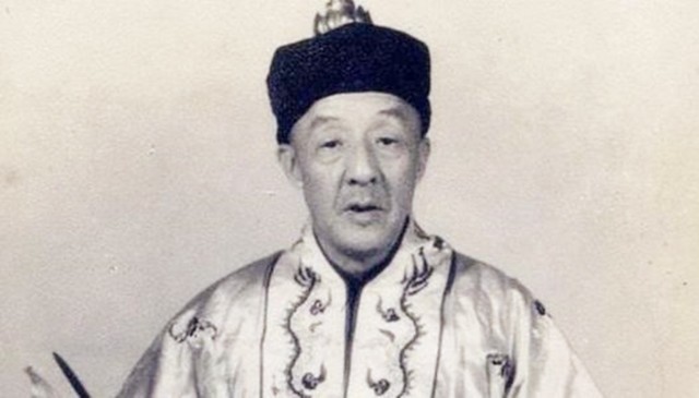 60年代末，最后一任张天师撒手人寰后继无人，接班乱象频出