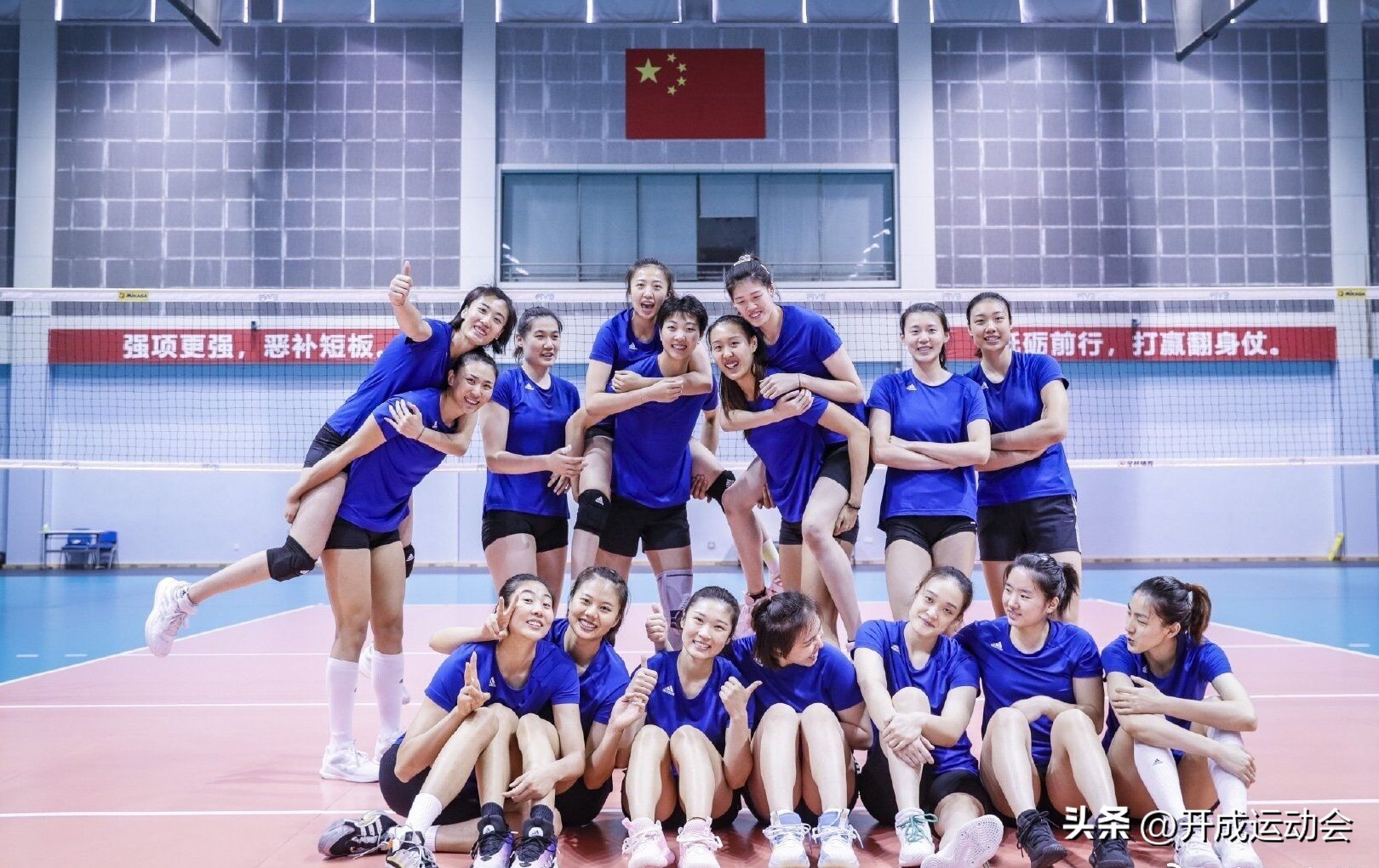 中国女排比赛直播中央5台(世锦赛开始了，CCTV5直播：3-0，龚翔宇受伤，中国女排陷入苦战)