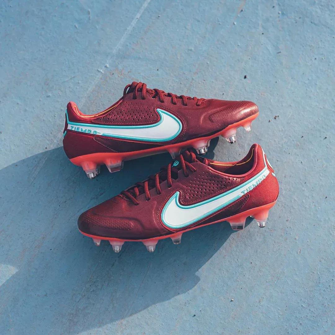 哪种牌子的足球鞋好(足球爱好者看过来,教你区分主流球鞋系列)