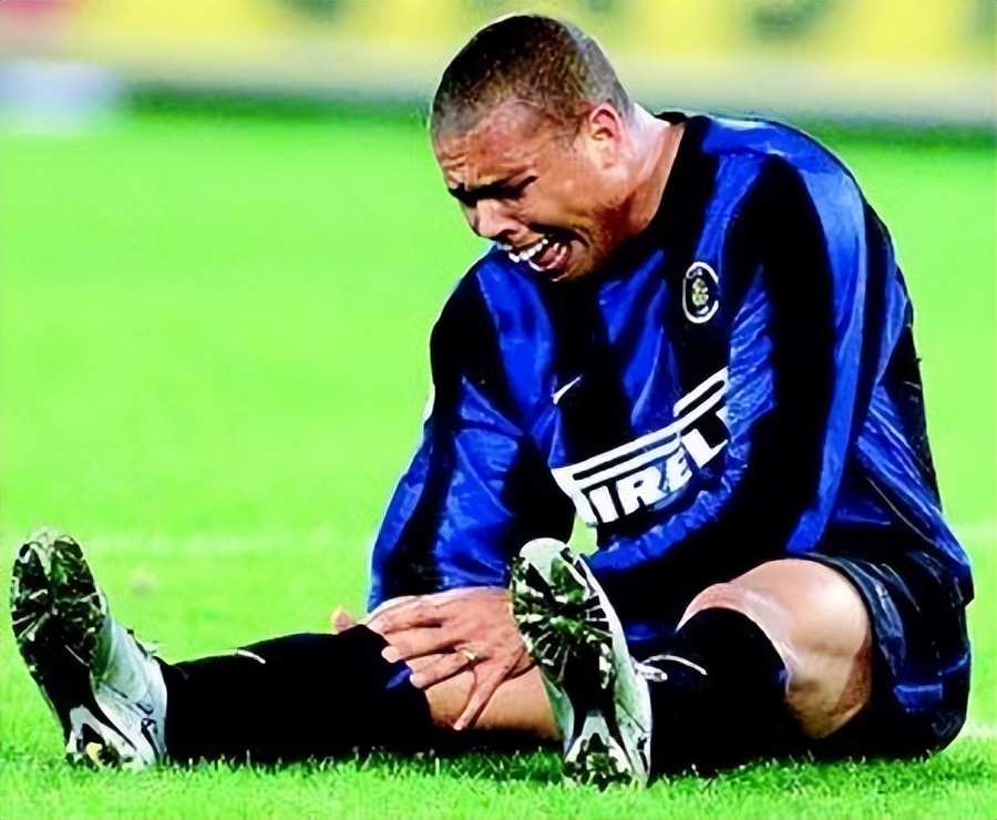 年世界杯发型(2002年世界杯罗纳尔多为什么留阿福头发型,背后有哪些