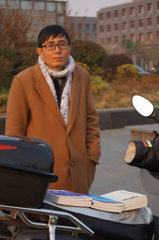 南大门口的卖“梦”人