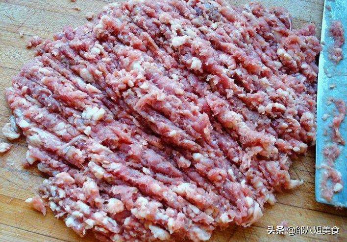 羊肉餃子餡的做法和配料,羊肉餃子餡的做法和配料視頻