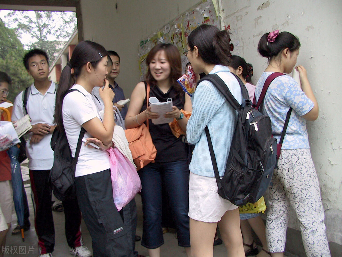 艺术类统考264分，考取中国人民大学2022年高考文化需要多少分？