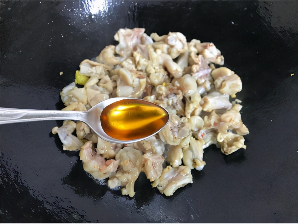 第一次这么吃牛蛙，肉质紧实鲜美，味道好极了