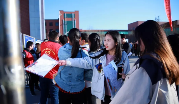 高三一模成绩370分，该走单招还是参加高考？听听过来人分析利弊