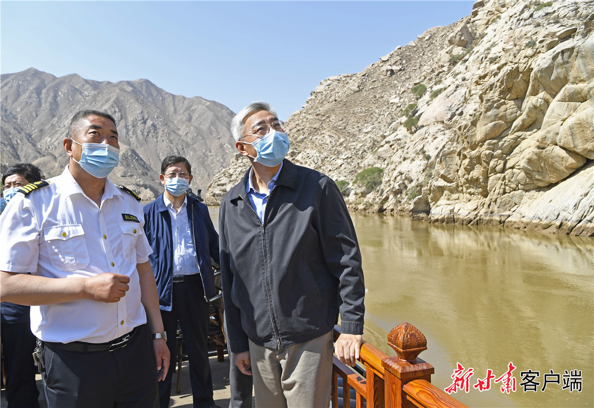 尹弘在兰州白银巡河并调研生态文明建设时强调