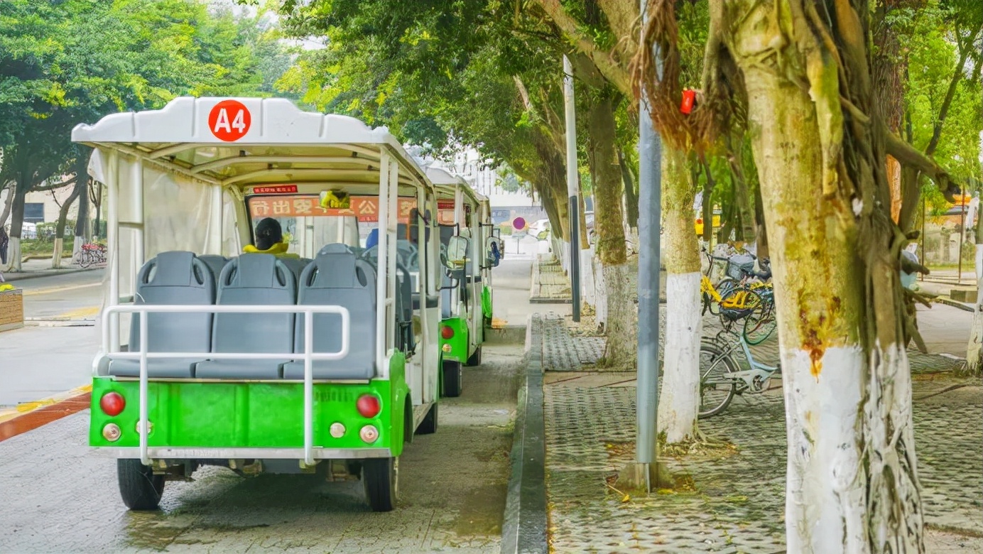 成都这所高校“火了”！食宿配置豪华，拥有绝美风光，学生幸福感爆棚！