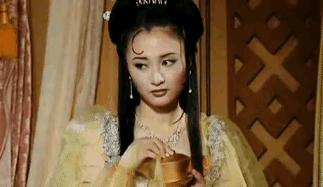 同样是西游记中的白面狐狸,虞梦和王馨梓放在一起,差距就出来了