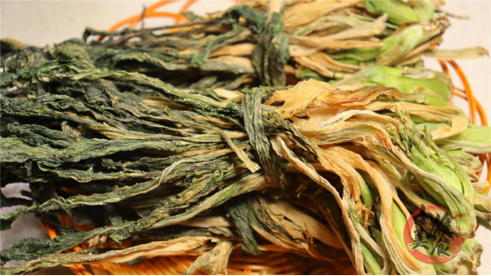 揭秘：妈妈用了30年的腌盐菜方法，老一辈传的手艺，放一年不坏