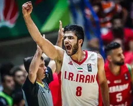 cba的伊朗外援是哪个（战伊朗杜锋恐吞苦果，3CBA外援谁对位？胡明轩或被雅克查理打爆）