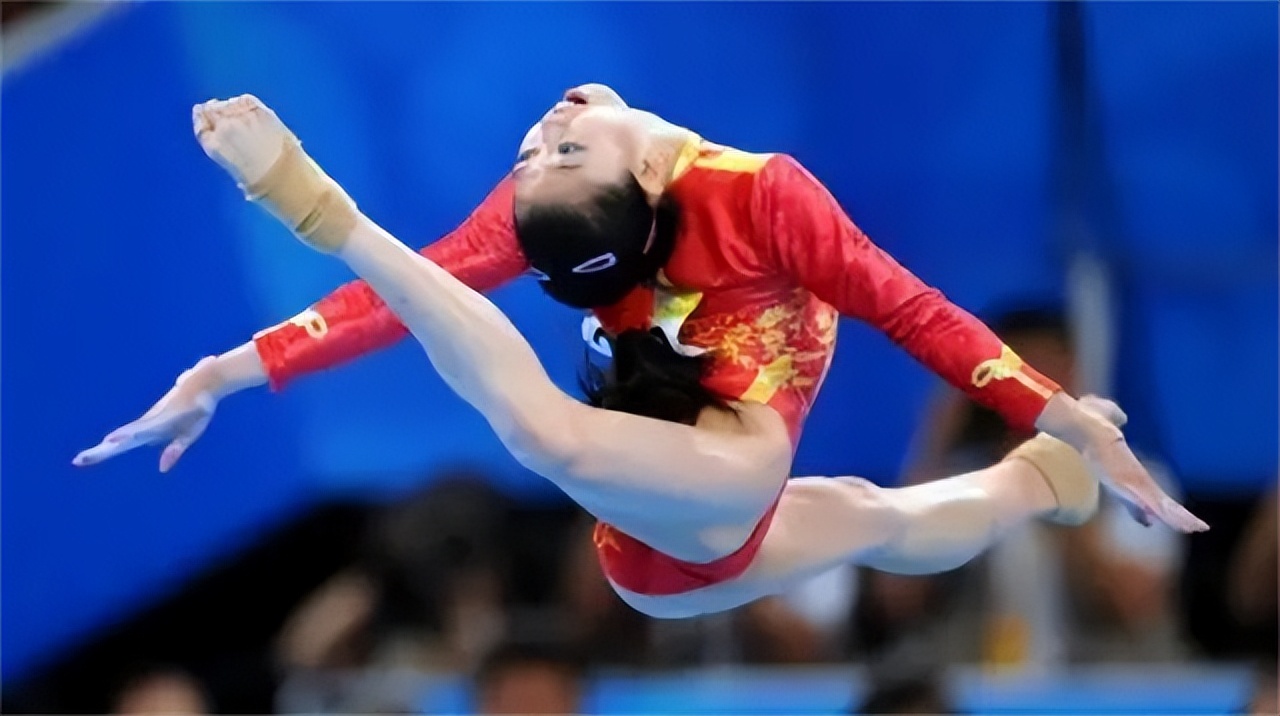 刘璇平衡木夺冠视频43岁奥运冠军刘璇近况嫁入豪门被宠成少女如今已是