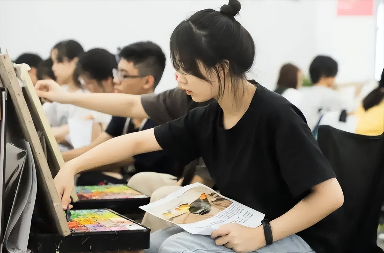 近视学生不能报考的专业，成绩再好也不行，考生和家长要提前注意