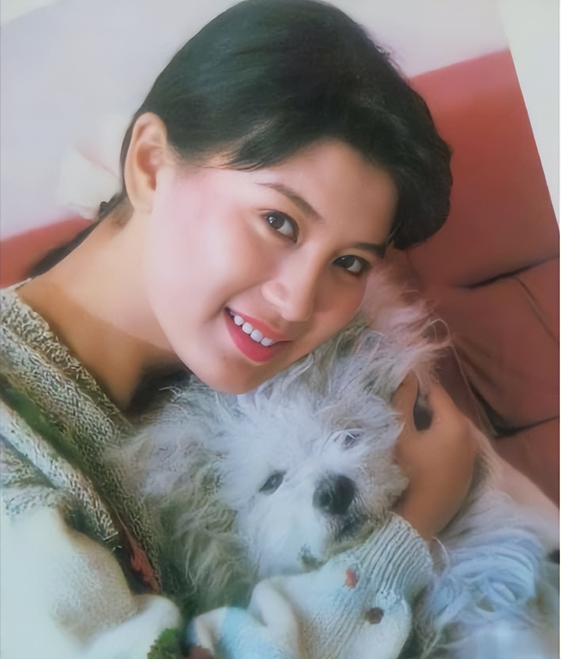 那人是刚从国外回来的"海归",离婚后的史兰芽早已不再年轻,但是却依旧