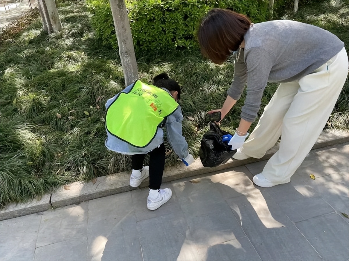 全民共建日——东阳市新时代文明实践中心环保健康一手“抓”