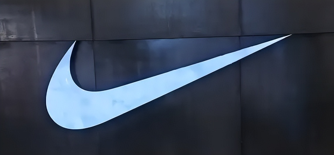 耐克进军元宇宙，卖现实里不能穿的虚拟鞋？网友：QQ秀领先20年