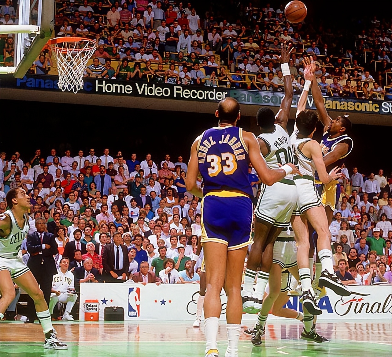 80年代以来NBA共出现14次总决赛绝杀时刻，看看谁的次数最多？
