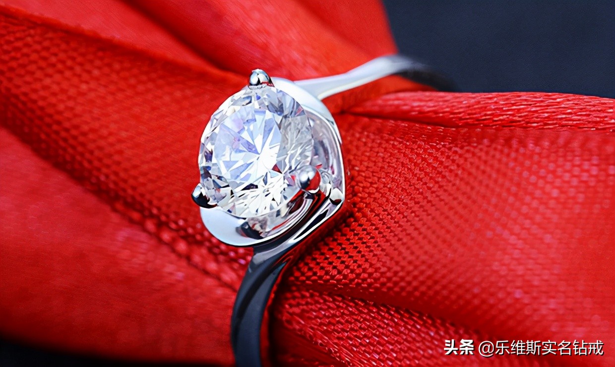 一克拉钻戒价格高吗？情侣送一克拉钻戒夸张吗？有这个必要吗？