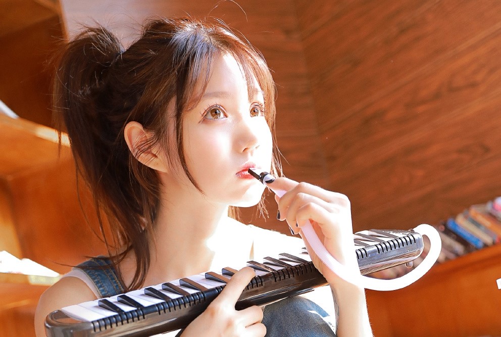 约会怎么和女生聊天，和女生约会聊天说什么呢？